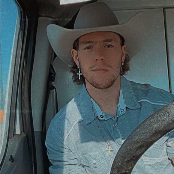 Meet your Posher, Clay - Picture 2 of 3